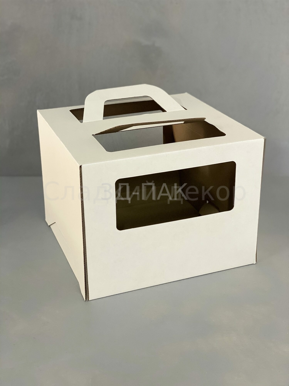 Коробка для торта с ручкой и окном 300*300*200 мм, 1 шт